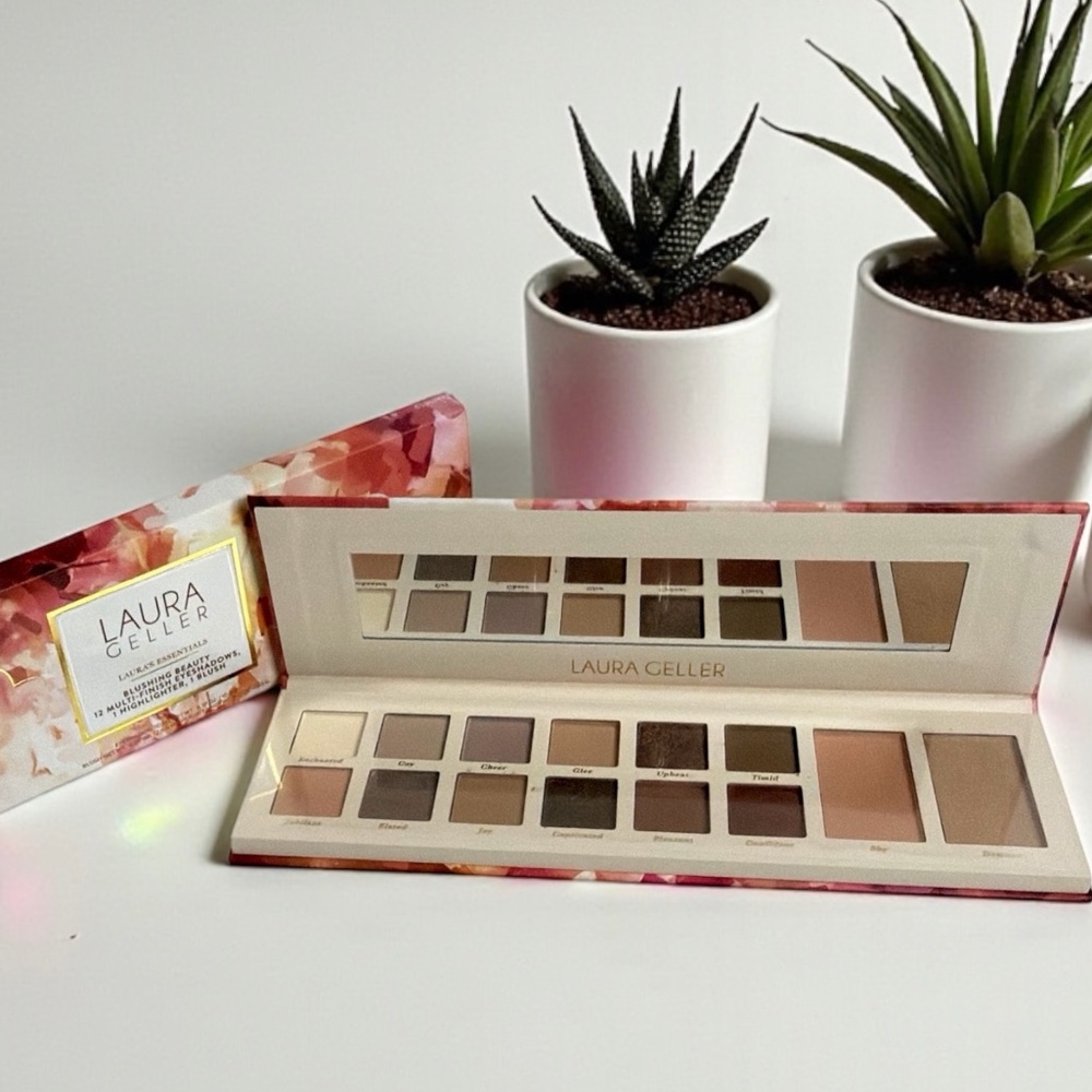 Laura Geller Essentials Blushing Beauty 12 MF Eyeshadows 1-Highlighter 1-Blush